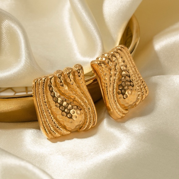 NEW: 24K Gold Square Chunky Earrings*Statement Earrings*Waterproof*Sweatproof* - Picture 4 of 5